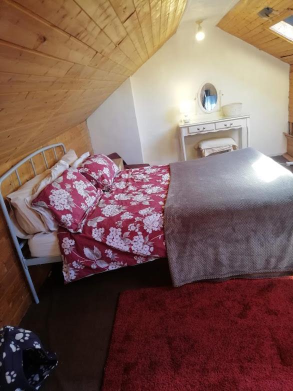 Cozy Loft In Bushey, 20 Mins By Train To Euston London Apartamento Exterior foto