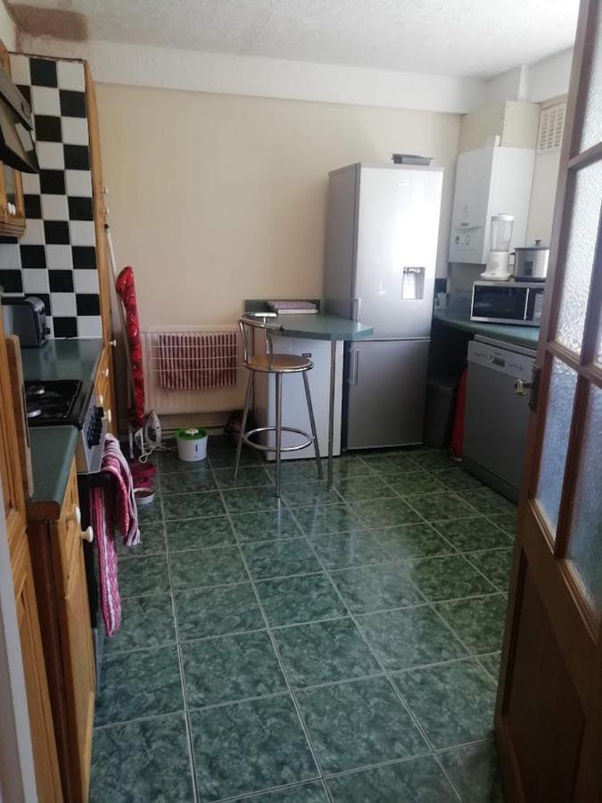 Cozy Loft In Bushey, 20 Mins By Train To Euston London Apartamento Exterior foto
