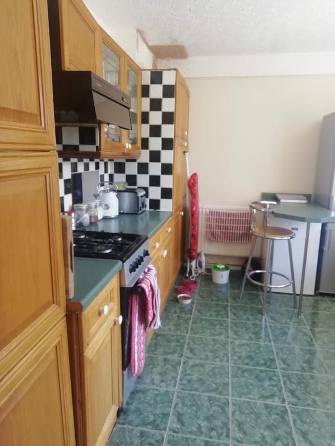 Cozy Loft In Bushey, 20 Mins By Train To Euston London Apartamento Exterior foto